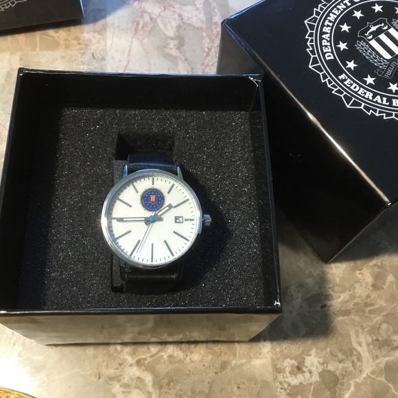 Women /Girls FBI Logo Date/Time Watch NEW! Genuine Leather Band. - Picture 10 of 16